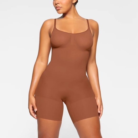 SKIMS Everyday Sculpt Mid Thigh Bodysuit Bronze Size XXS NWT - Picture 5 of 7